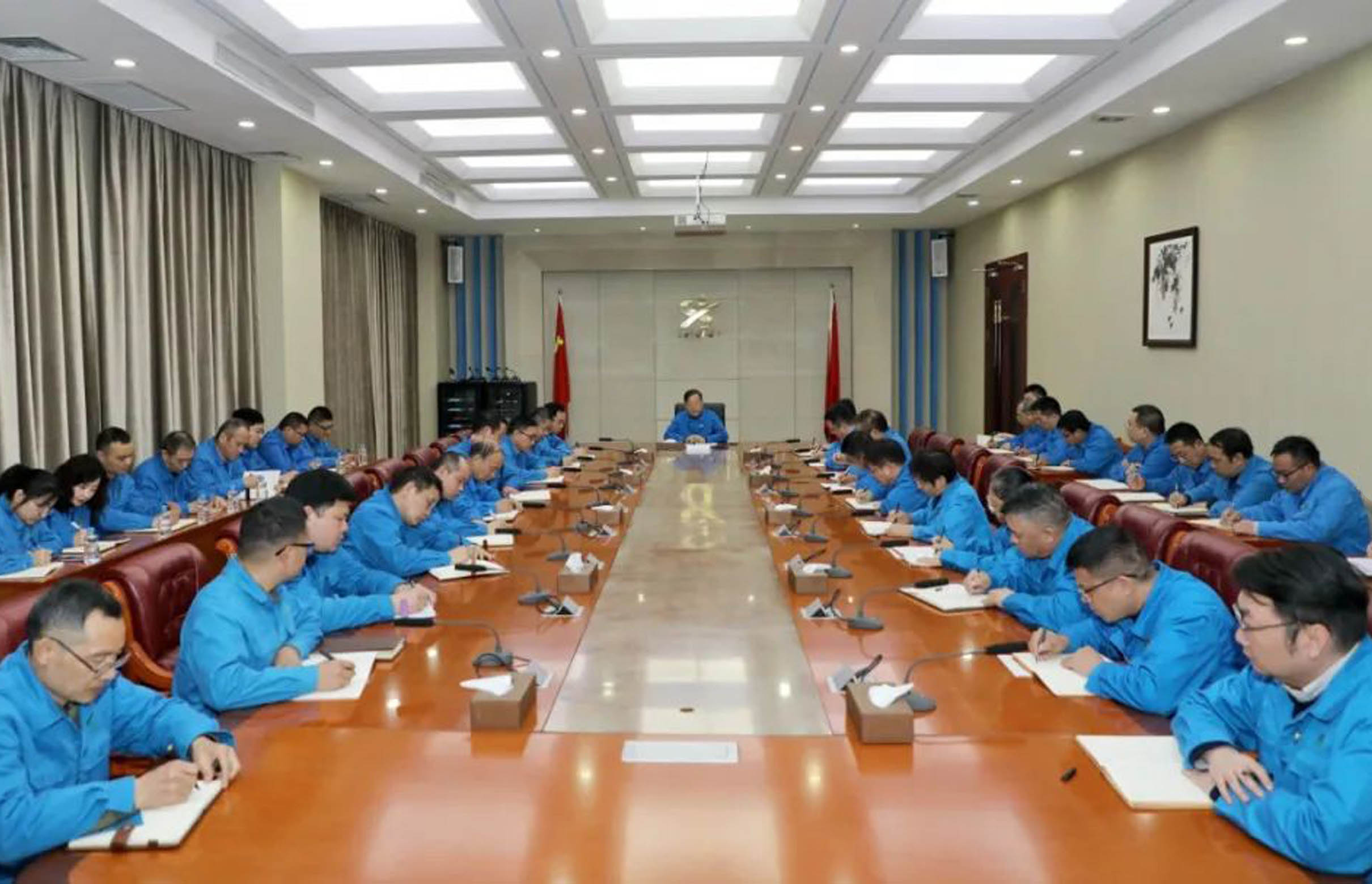 学习民营企业座谈会精神——满冠官方网站_满冠MANGUAN(中国)集团：发挥装备能力强、制造能力强、创新能力强的优势，坚守主业、做强实业。